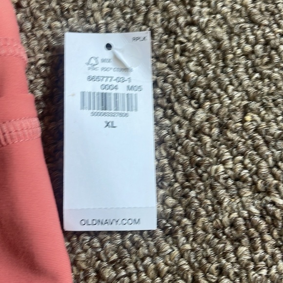 NWT Old Navy capri leggings, women’s size XL - Picture 2 of 5